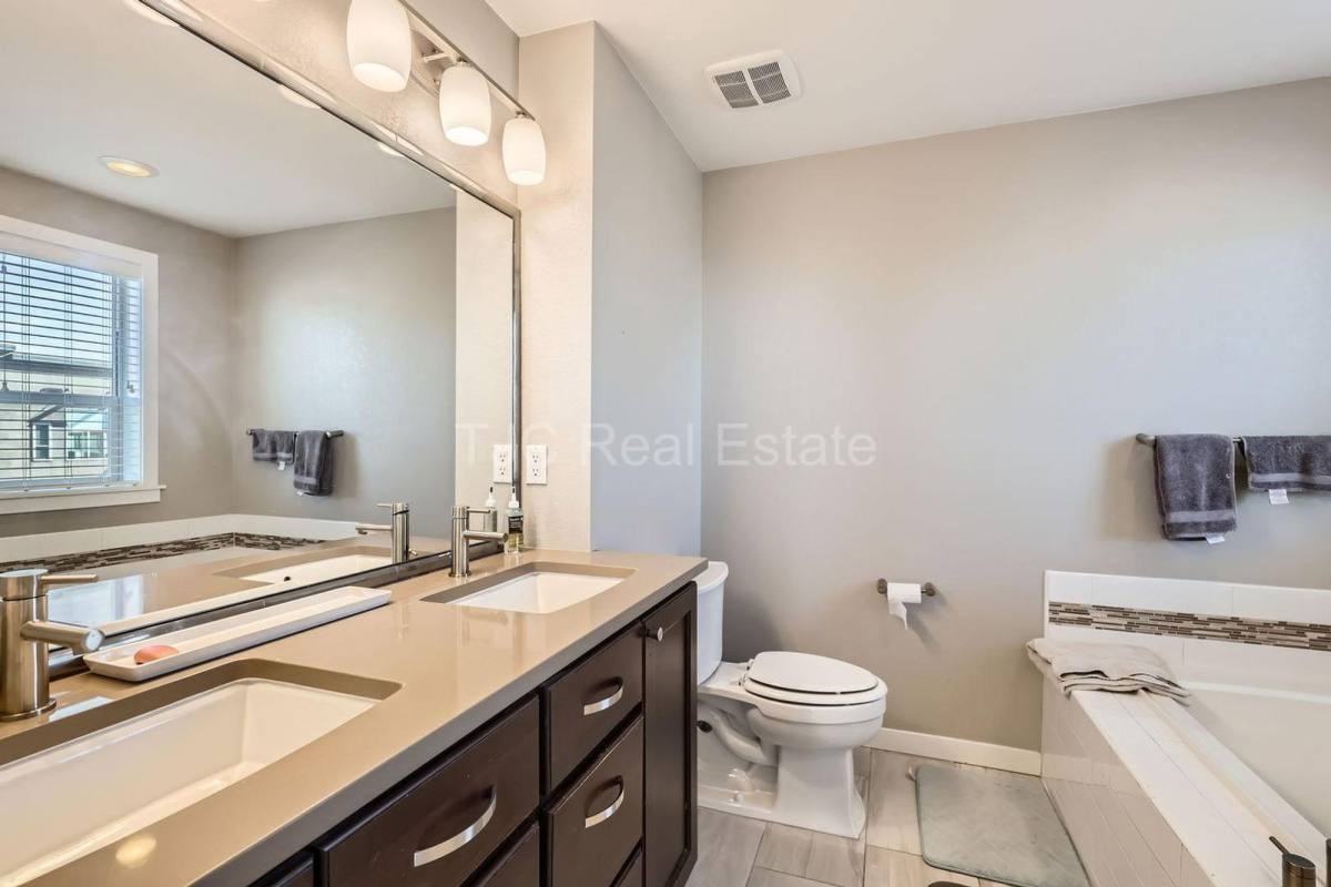 9046 E 50th Dr - Photo 7 of 10