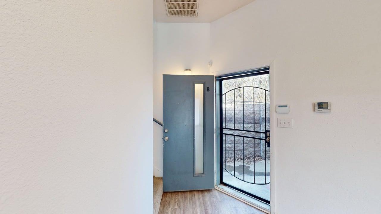 324 Vassar Dr Se #B - Photo 3 of 50