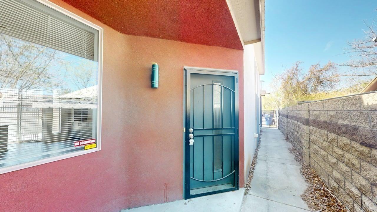 324 Vassar Dr Se #B - Photo 5 of 50