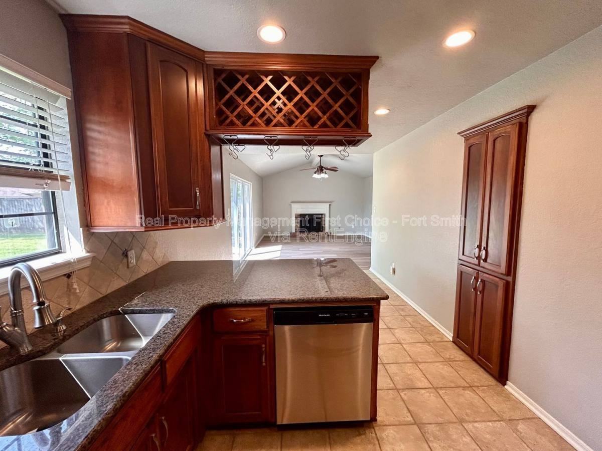 3104 S 99th St - Photo 3 of 10
