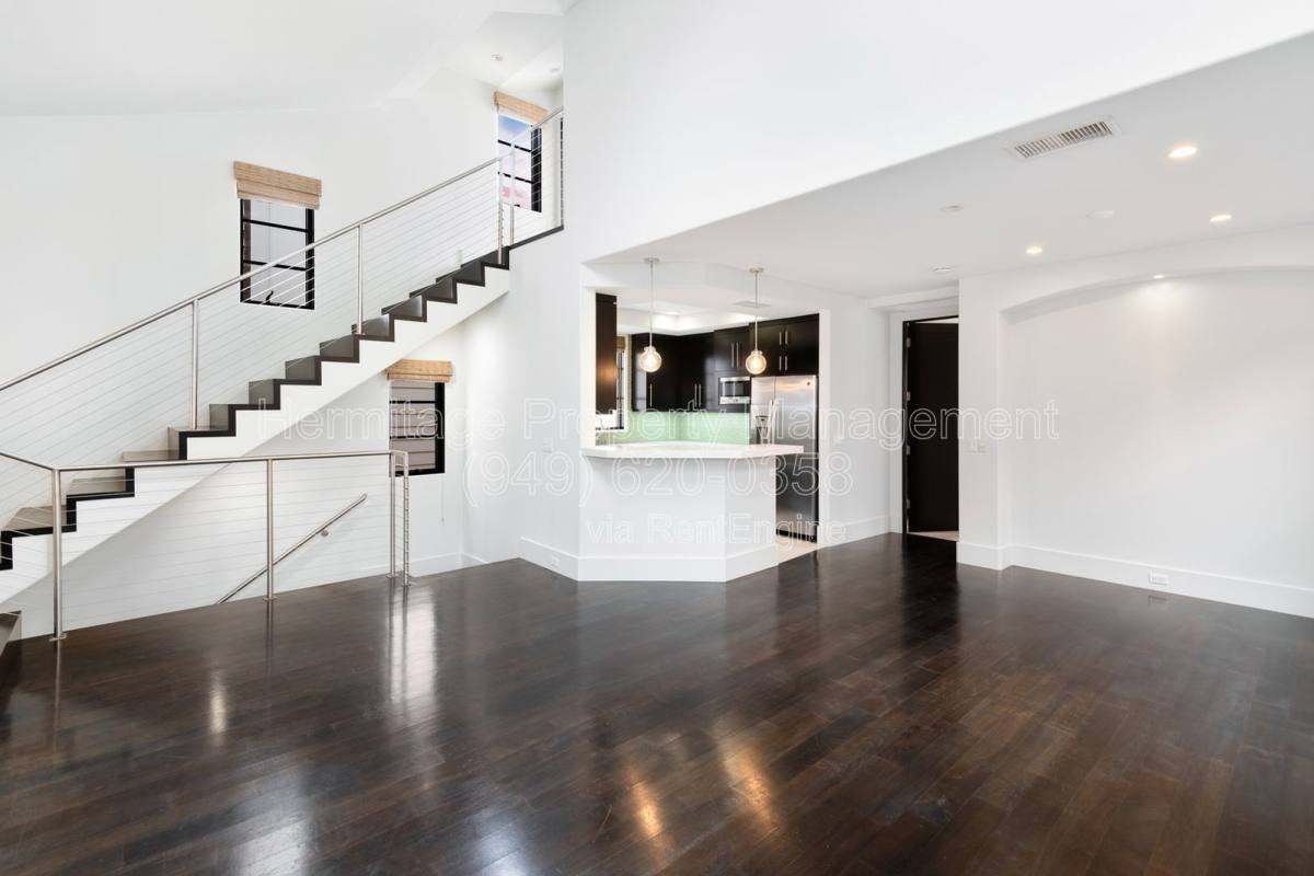 435 1 2 Carnation Ave - Photo 6 of 10