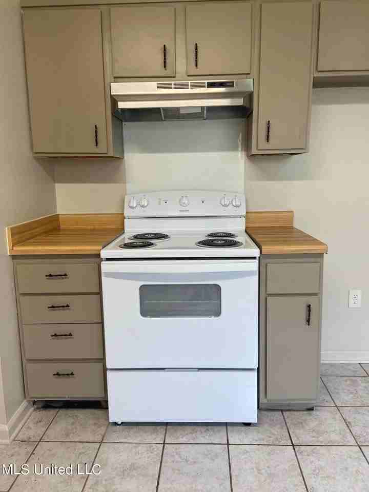 5610 Rose Dr - Photo 5 of 15