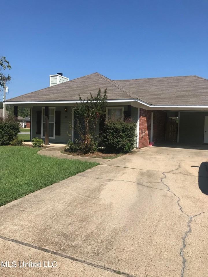 321 Evergreen Way - Photo 2 of 17