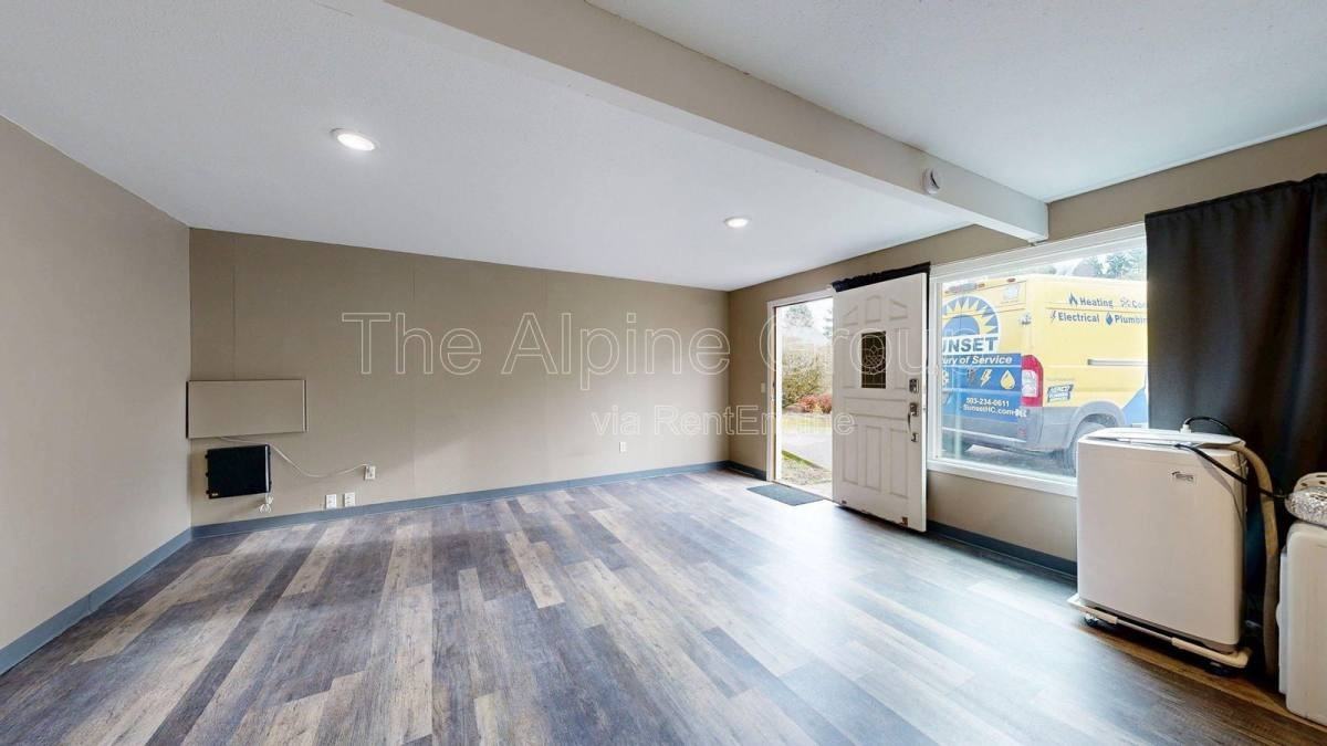 12805 Sw Washington Ave #B - Photo 3 of 7