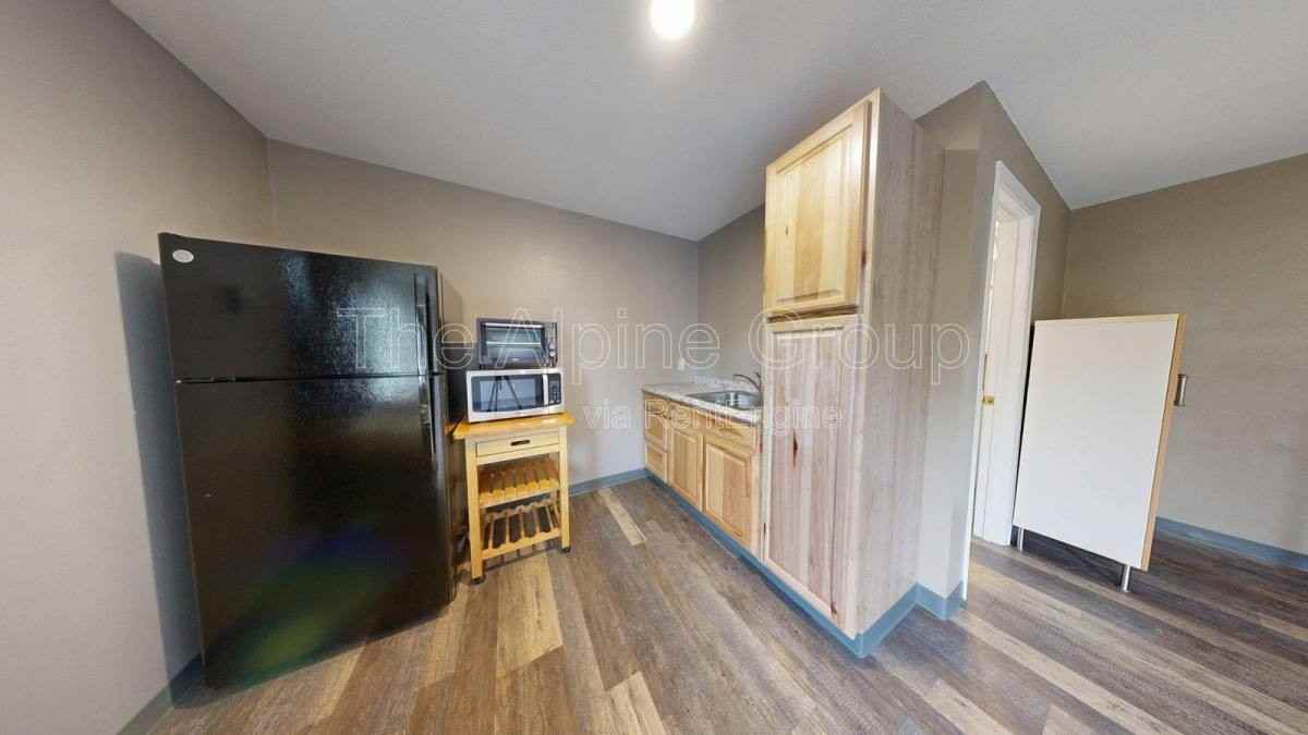 12805 Sw Washington Ave #B - Photo 4 of 7