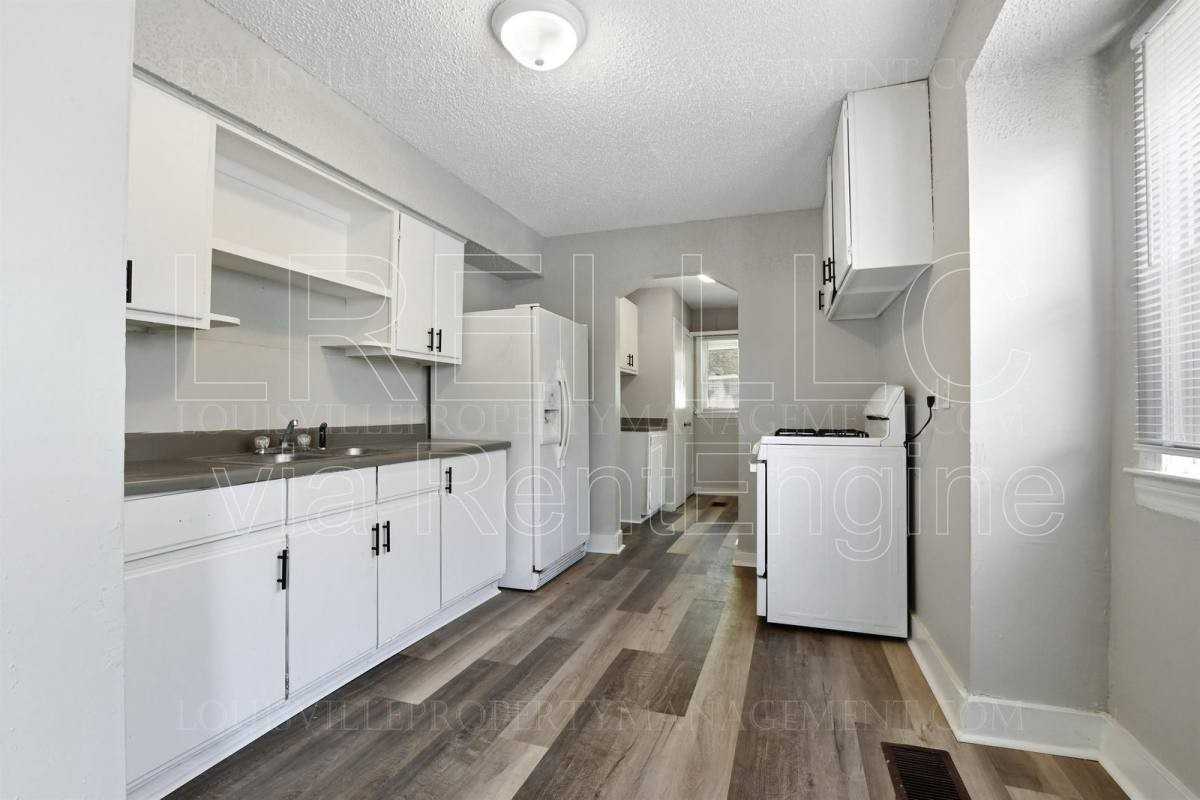 4217 Grand Ave - Photo 3 of 10