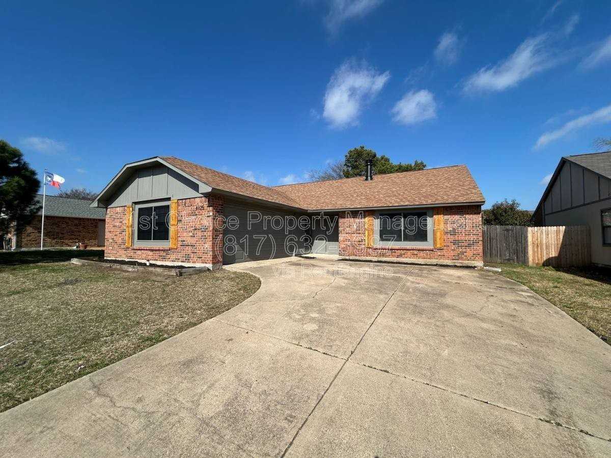 4125 Silverberry Ave - Photo 3 of 10