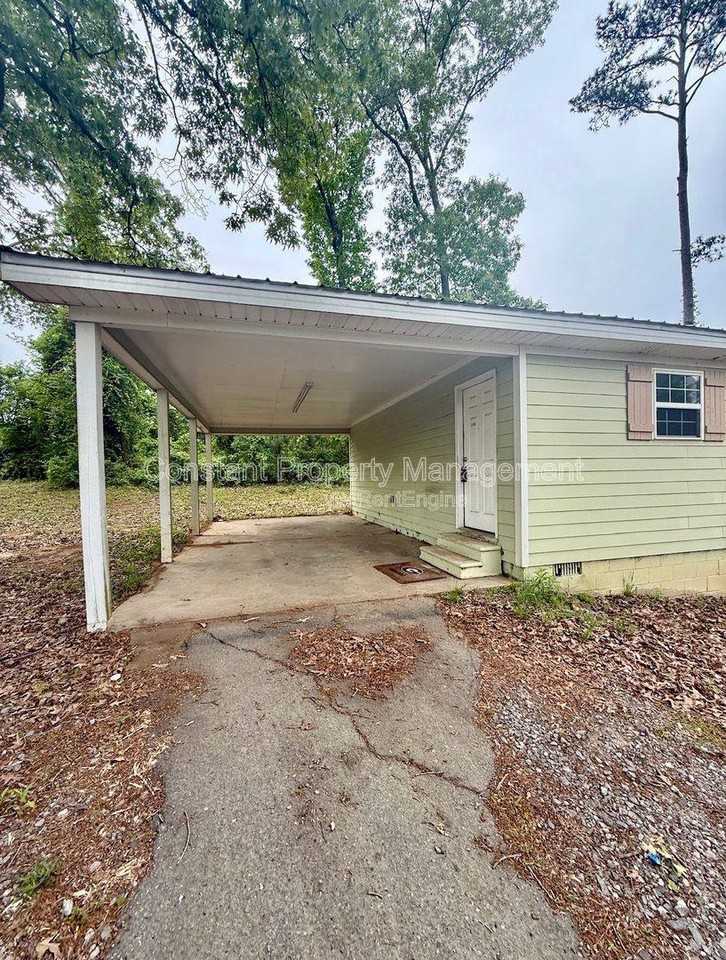 181 Garrison Rd - Photo 2 of 10