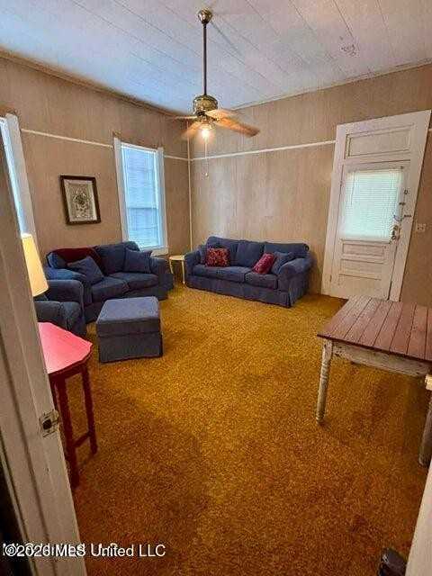 156 W Enterprise St - Photo 2 of 7