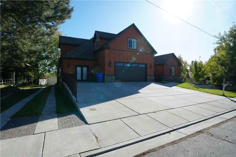 1050 En #B - Photo 2 of 18