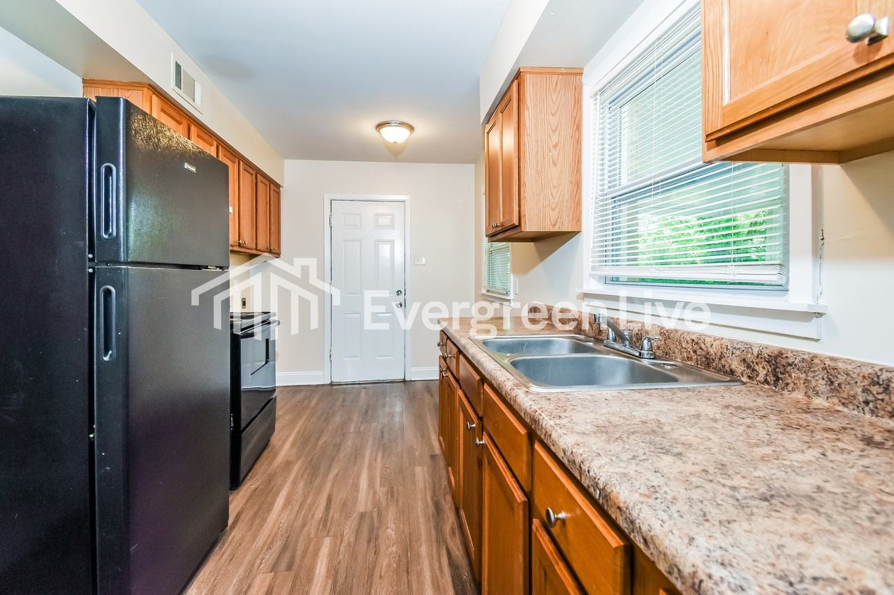 4699 Durbin Ave - Photo 5 of 15