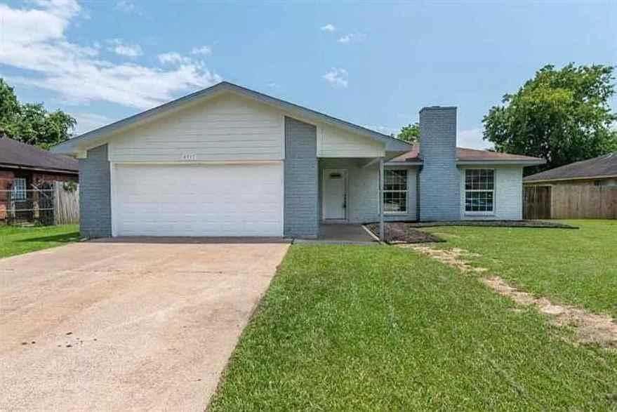 4915 Sassafras St - Photo 2 of 13