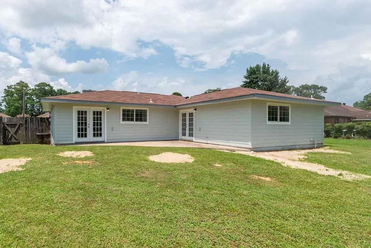 4915 Sassafras St - Photo 4 of 13