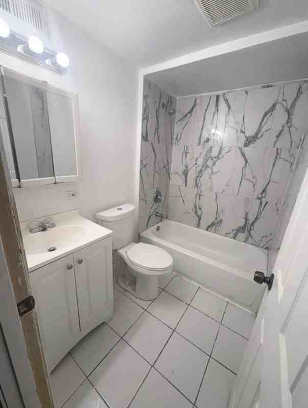 2622 W Luther St - Photo 2 of 7