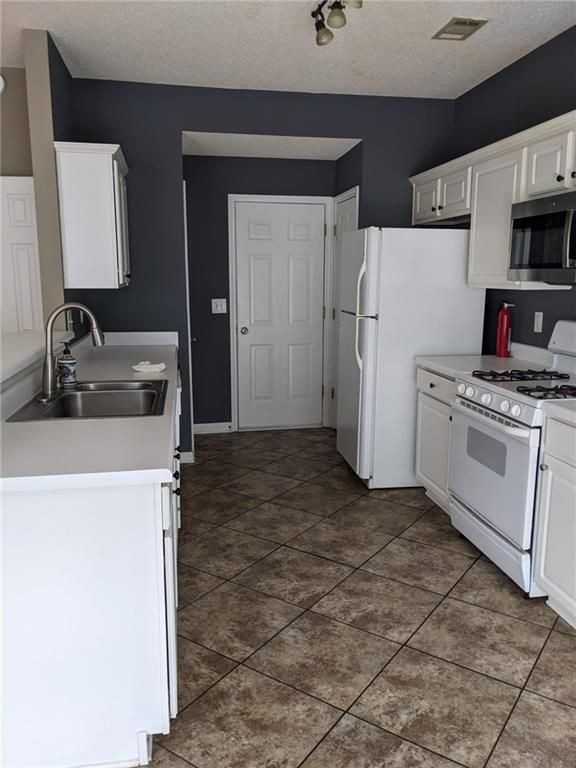 13236 Marrywood Ct - Photo 6 of 22