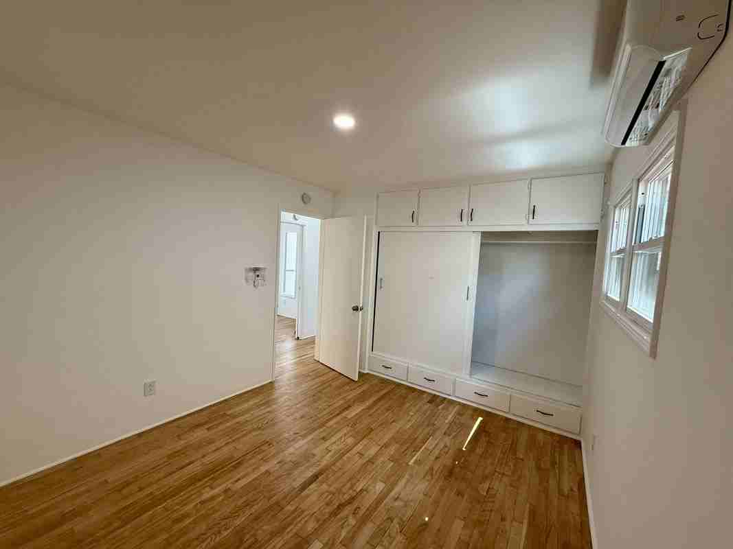 716 S Walnut Ave - Photo 4 of 8