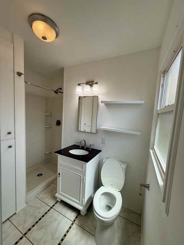 716 S Walnut Ave - Photo 5 of 8