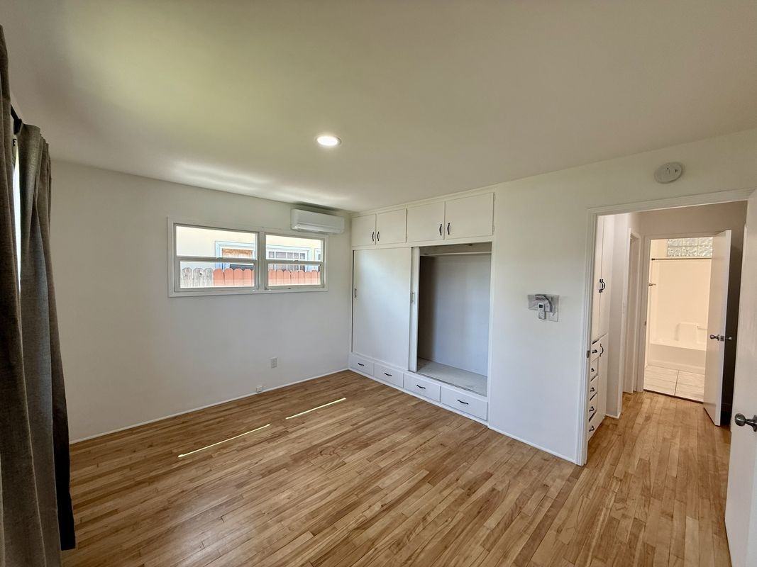 716 S Walnut Ave - Photo 7 of 8