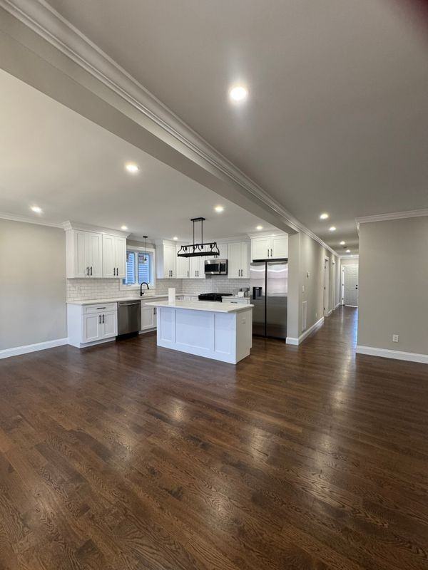 279 Harriet St - Photo 2 of 9