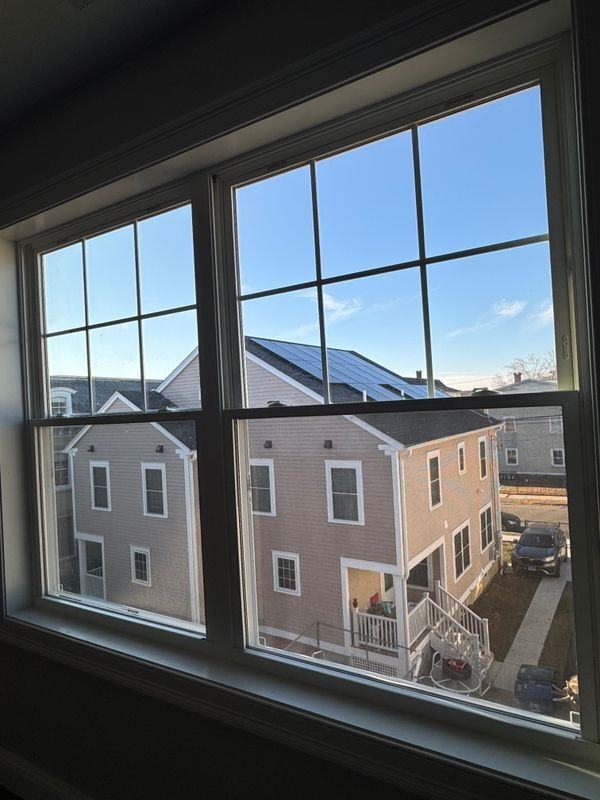 279 Harriet St - Photo 4 of 9