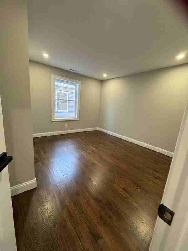 279 Harriet St - Photo 7 of 9