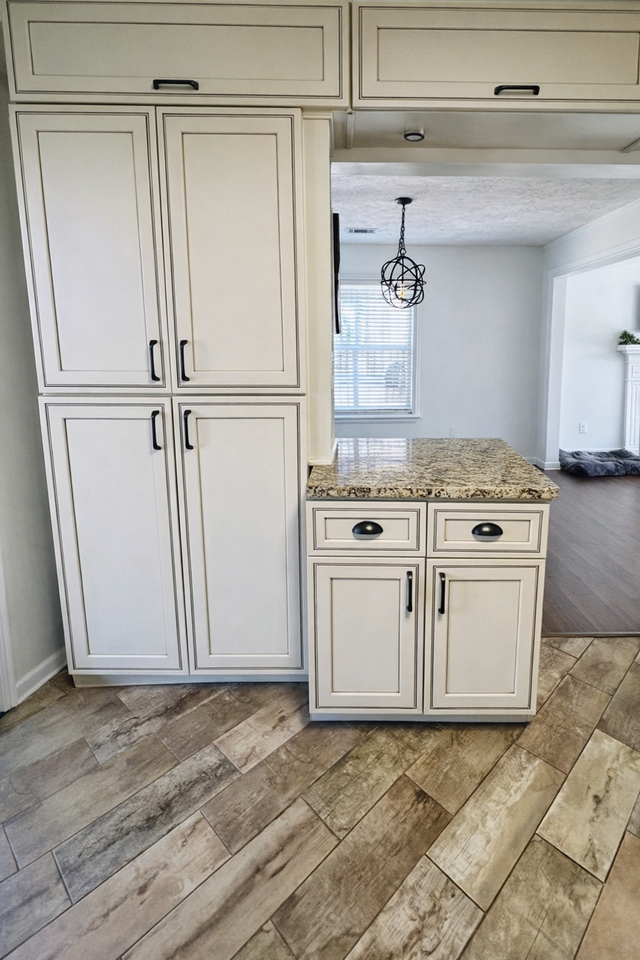 5472 Riverchase Dr - Photo 3 of 17