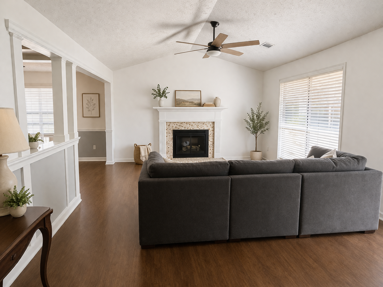 5472 Riverchase Dr - Photo 2 of 17