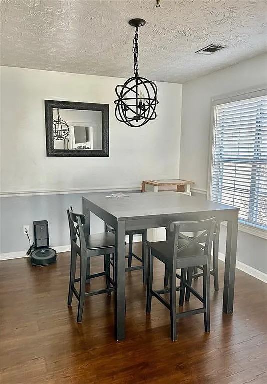 5472 Riverchase Dr - Photo 2 of 17