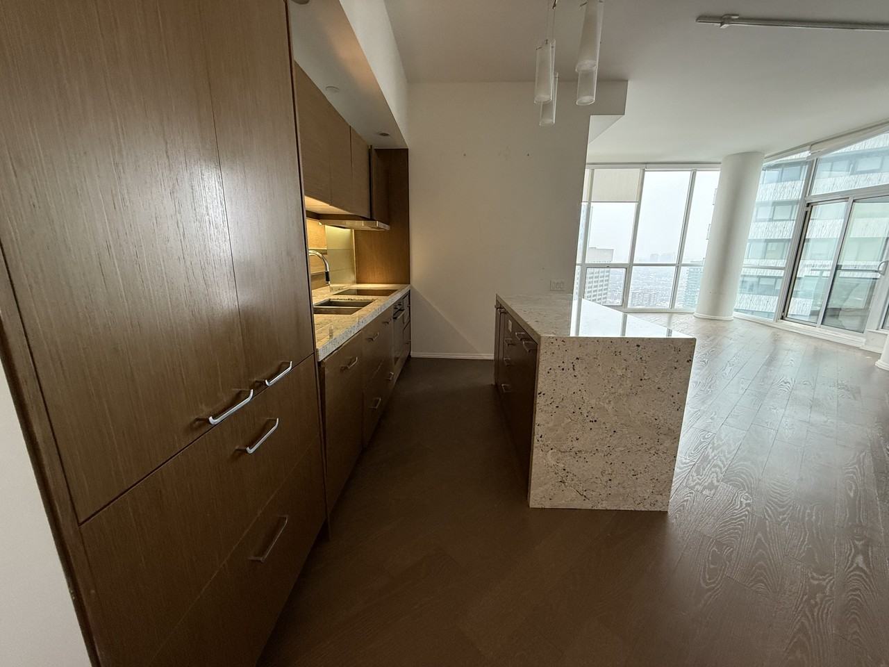 45 Charles Street East - Photo 3 of 17