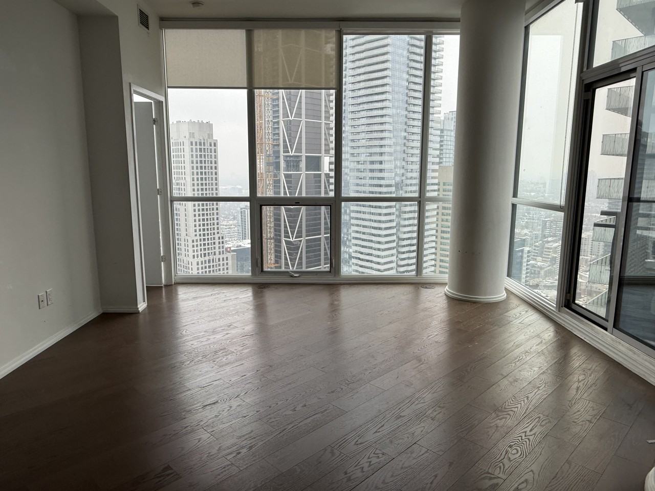 45 Charles Street East - Photo 5 of 17