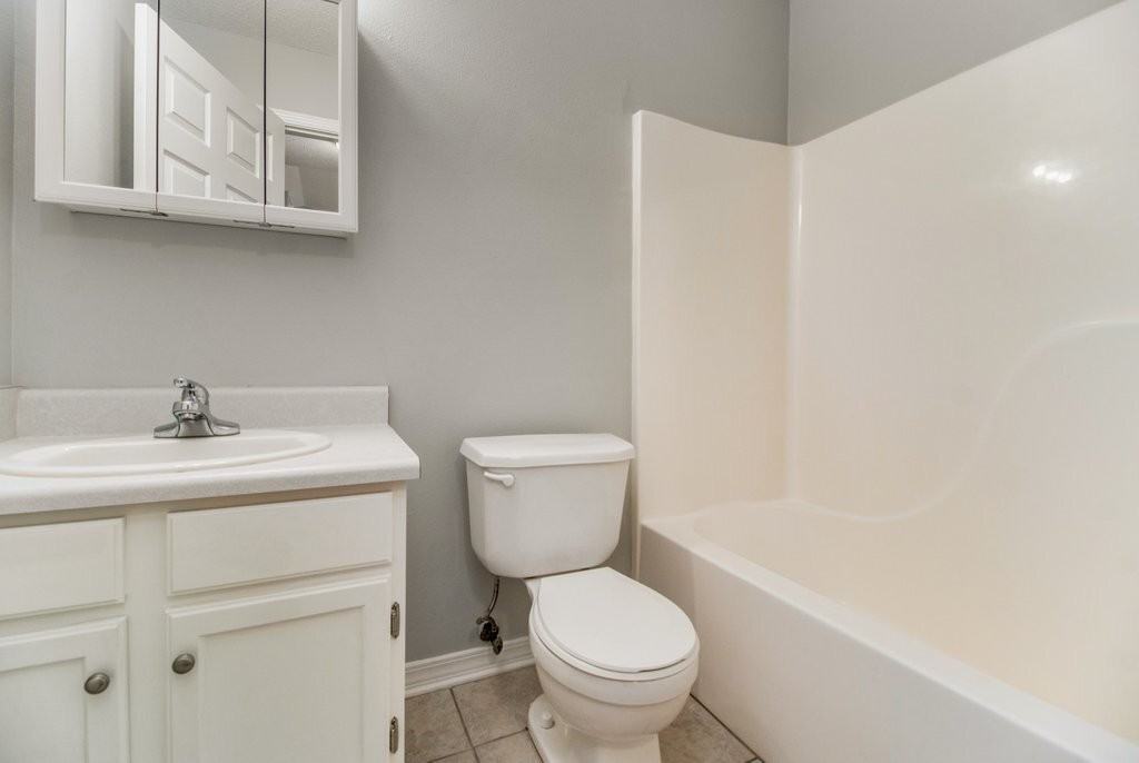 1015 Sable Dr #B - Photo 2 of 26