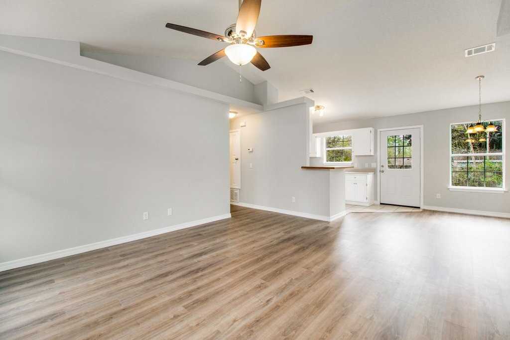 1015 Sable Dr #B - Photo 3 of 26