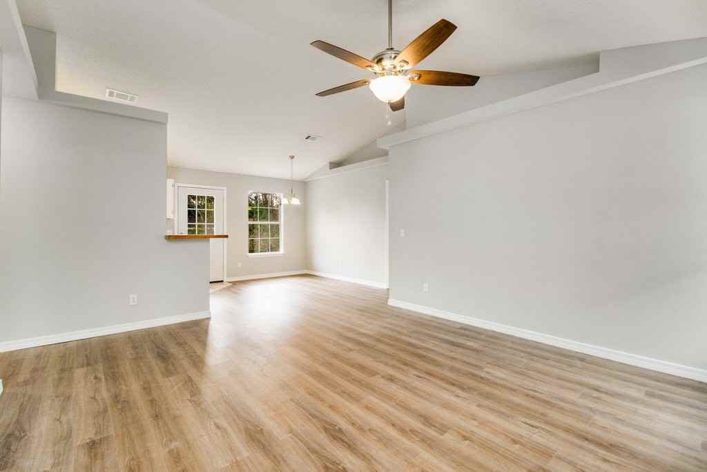 1015 Sable Dr #B - Photo 4 of 26