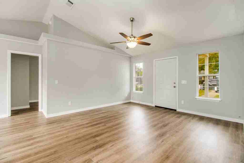 1015 Sable Dr #B - Photo 5 of 26