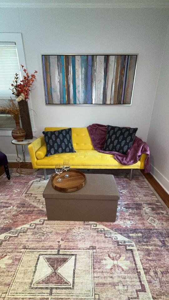 809 Riverview Dr - Photo 2 of 22