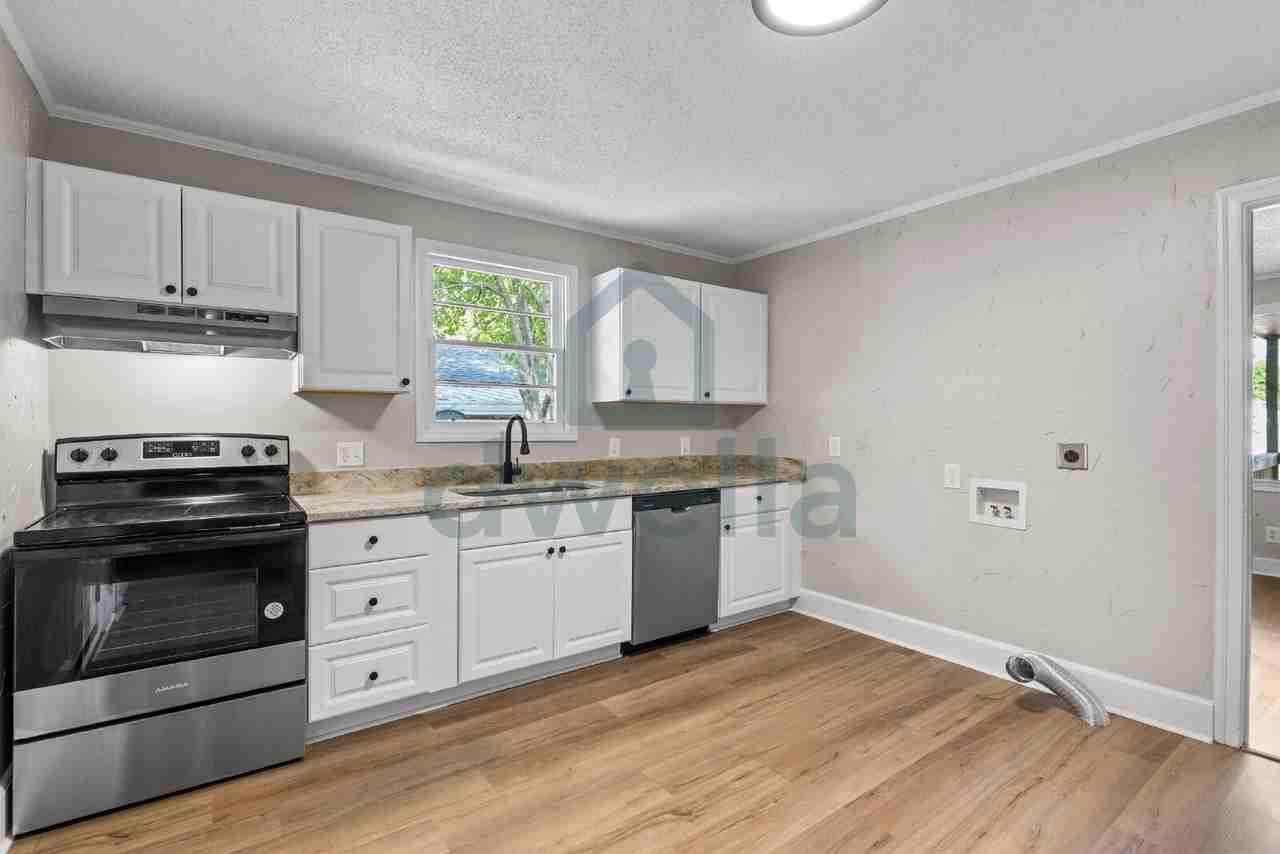 1611 Holland St - Photo 7 of 23