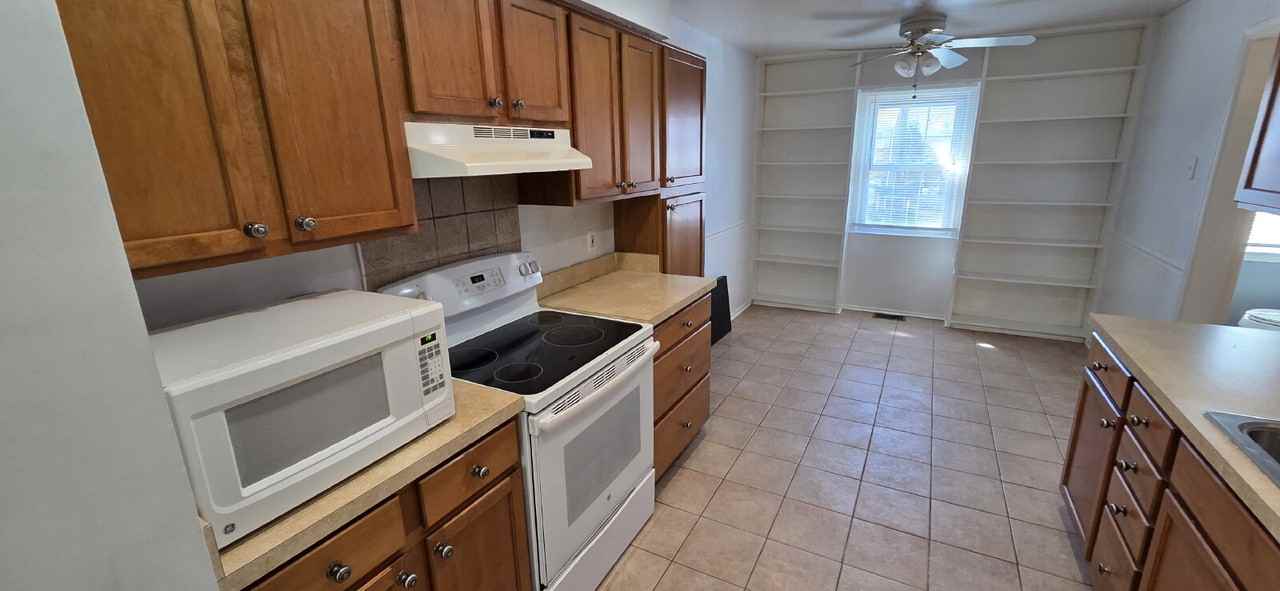 12735 Lighthouse Ln - Photo 2 of 17