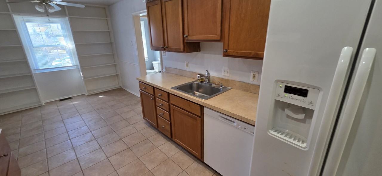 12735 Lighthouse Ln - Photo 3 of 17