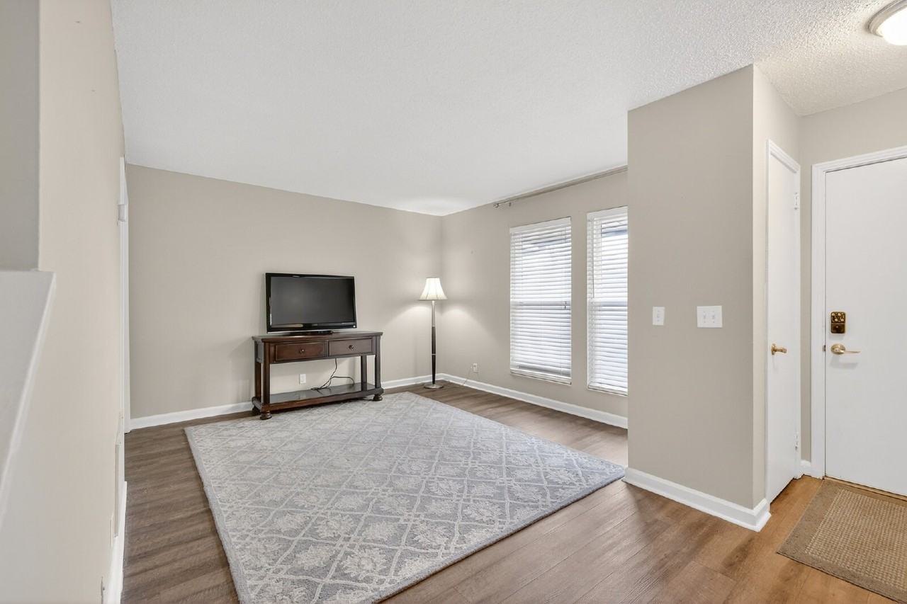 500 Paragon Mills Rd #B1 - Photo 6 of 22