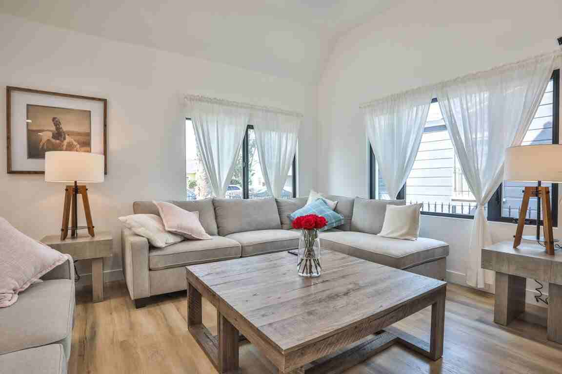 111 E 67th Way - Photo 6 of 12