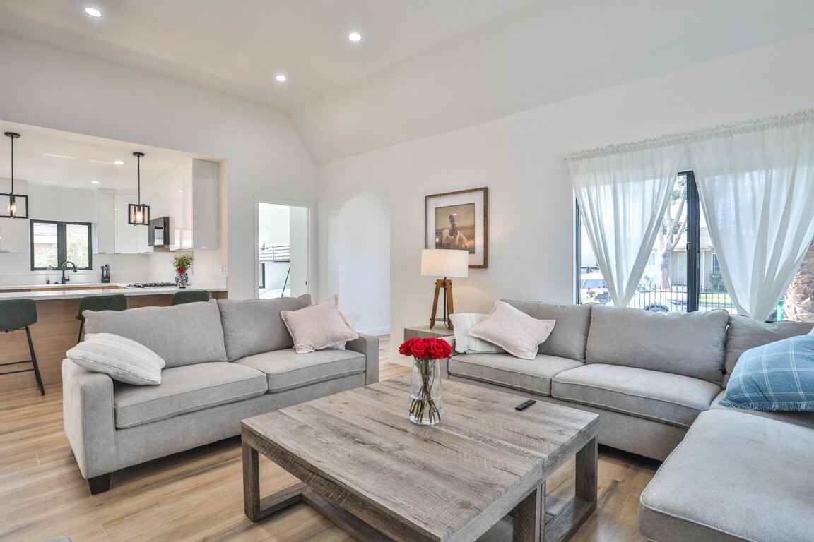 111 E 67th Way - Photo 7 of 12