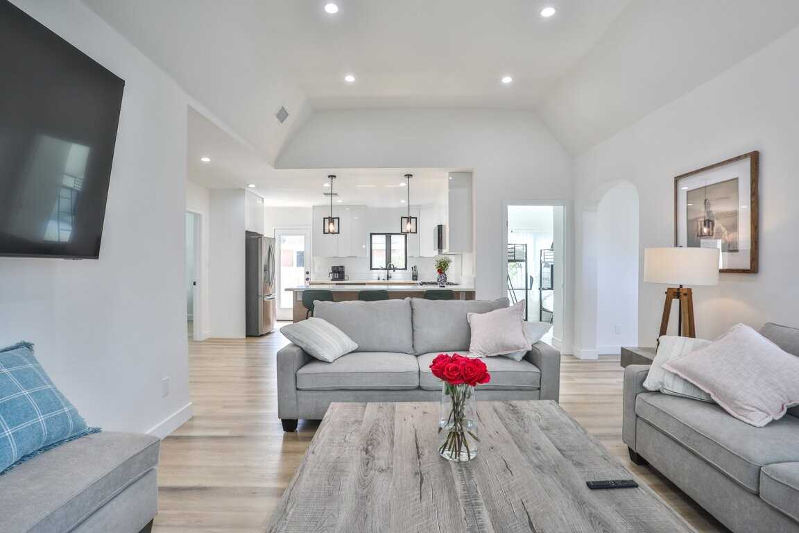 111 E 67th Way - Photo 4 of 10