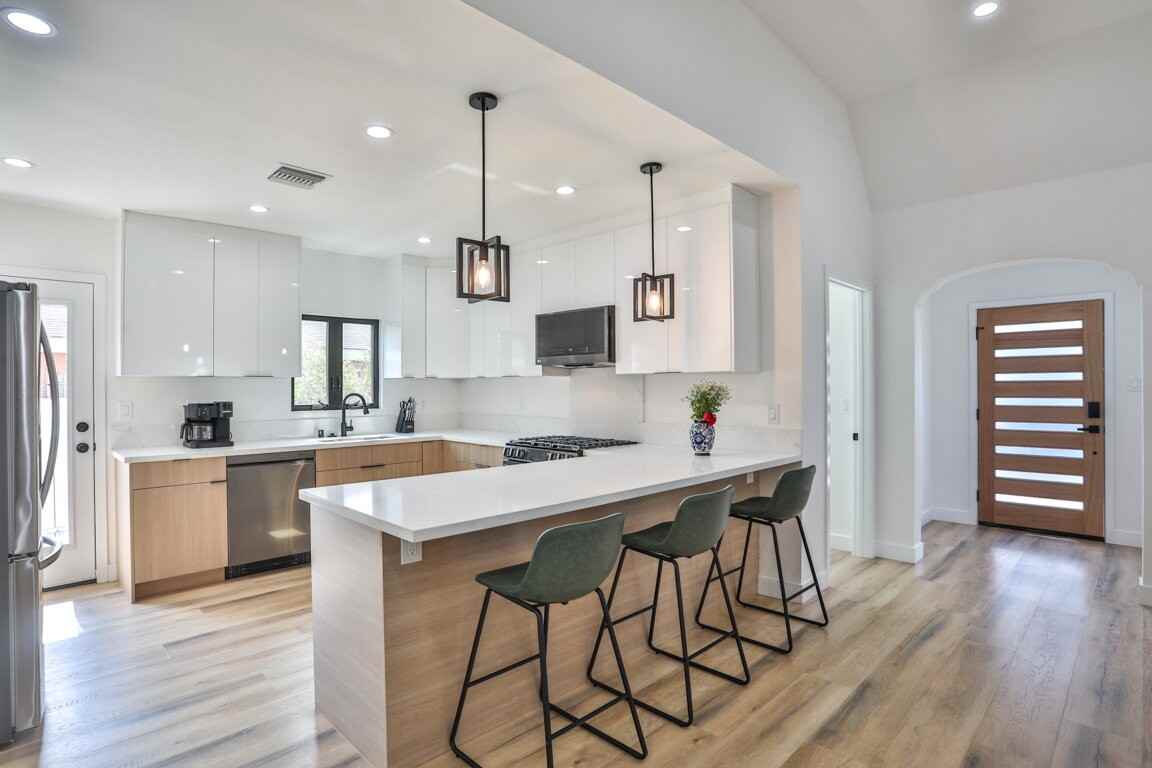 111 E 67th Way - Photo 5 of 10