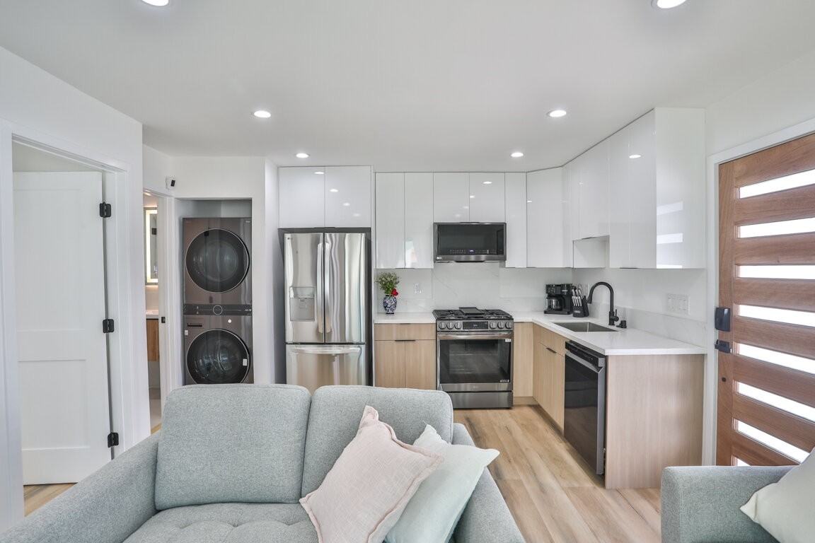 111 1/2 E 67th Way - Photo 6 of 10