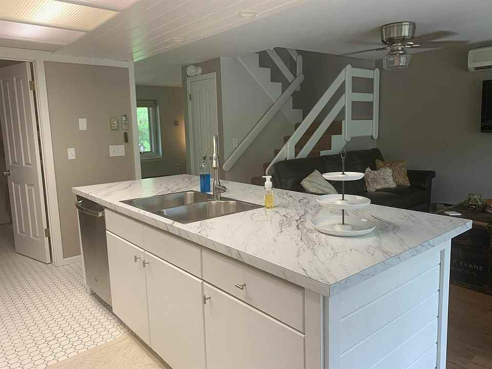 93 Penny Ln - Photo 6 of 17