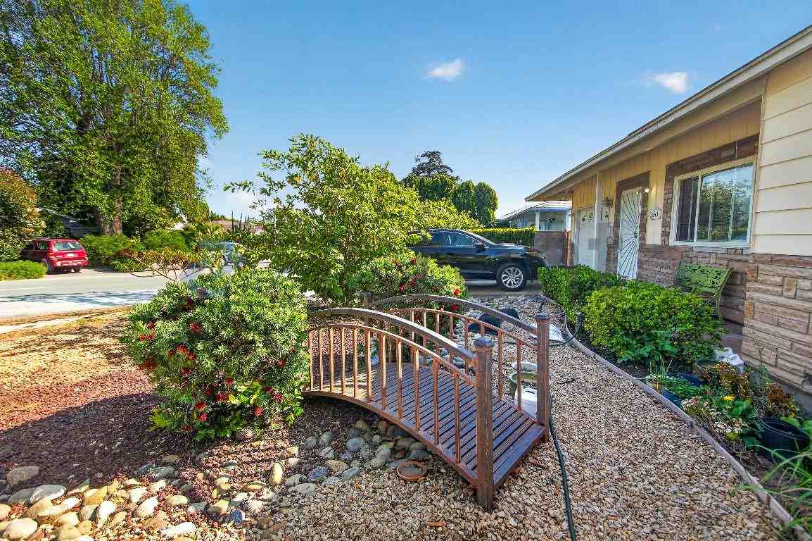 2853 Doolittle Ave - Photo 4 of 18