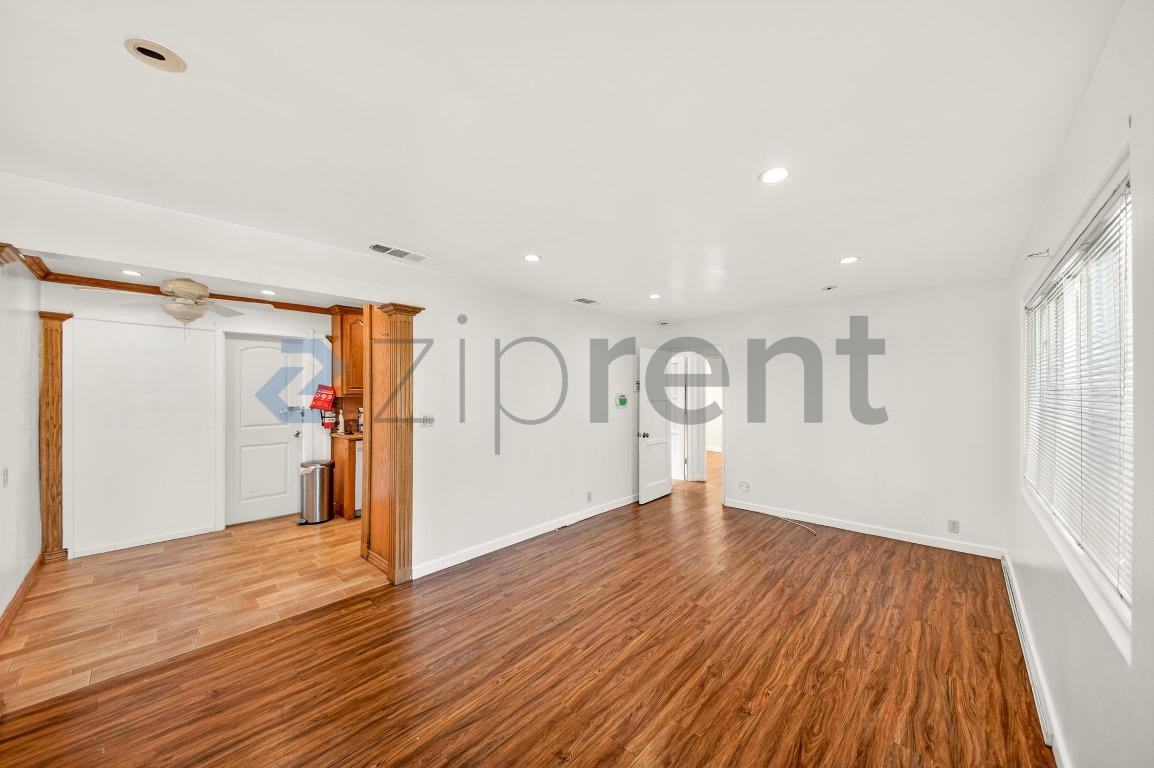 2853 Doolittle Ave - Photo 5 of 18