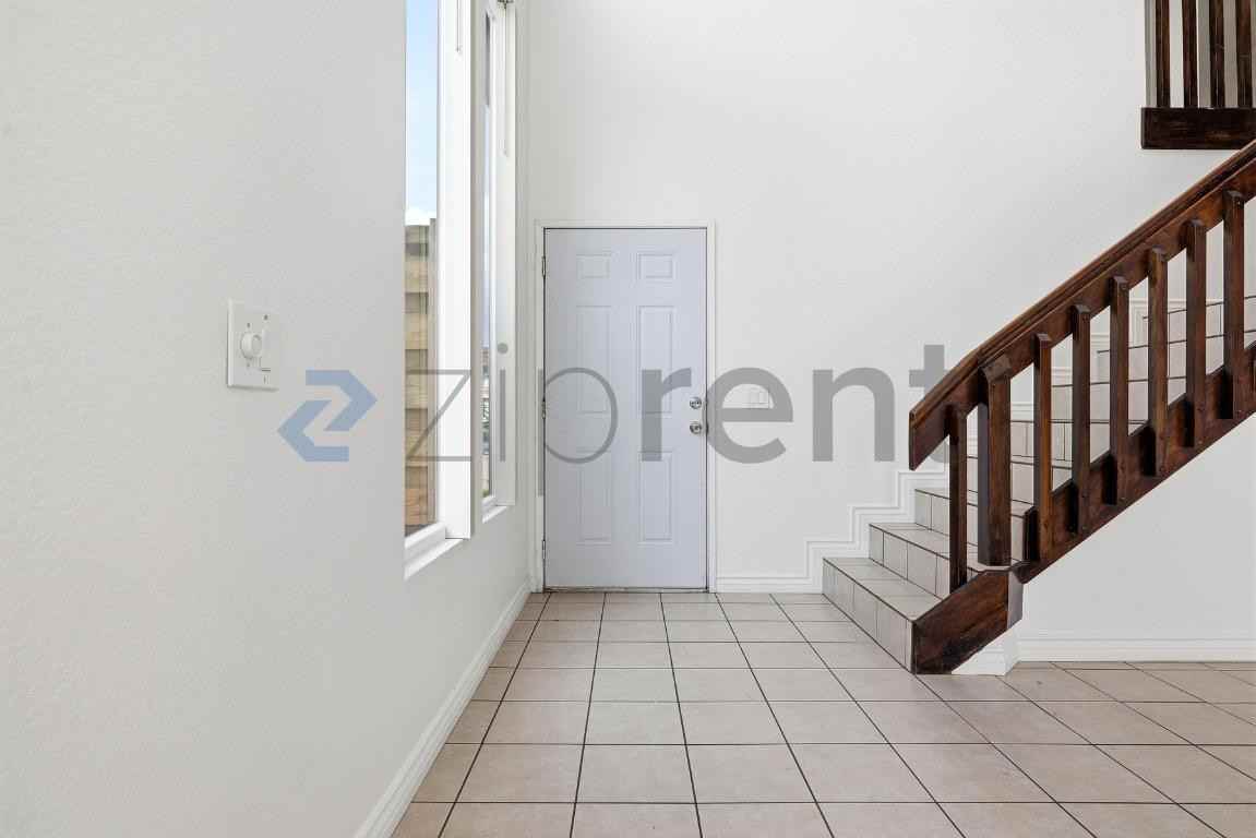 23913 Parkland Ave - Photo 6 of 36