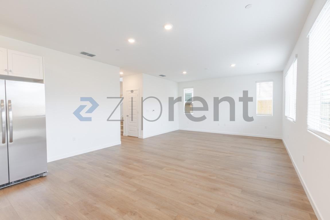 8399 Sinesky Way - Photo 5 of 42