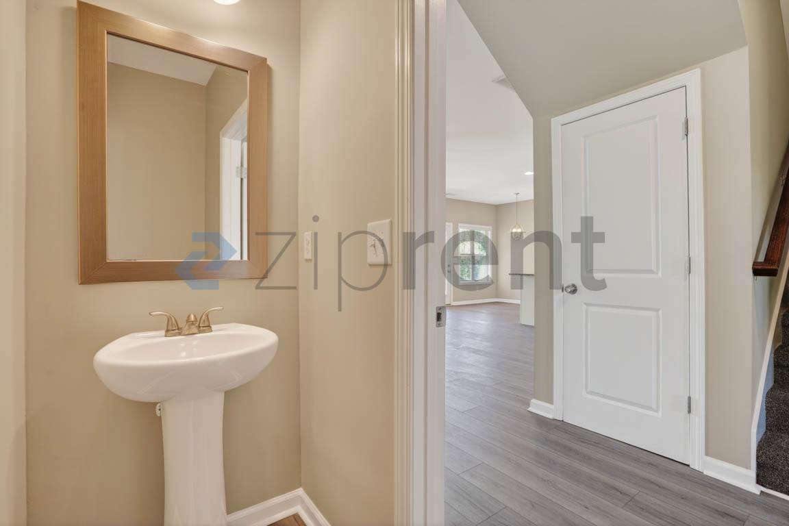 2066 Georgia - Photo 7 of 31